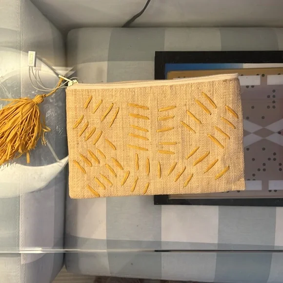 Mar Y Sol Rafffia yellow and tan pouch - Picture 2 of 3